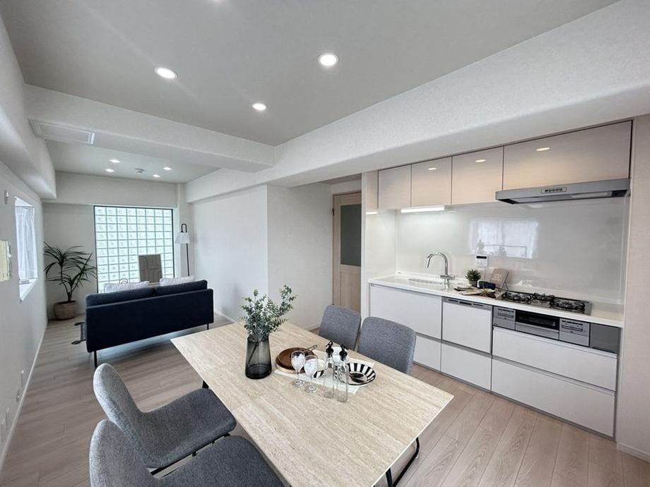 1LDK+S apartment in Higashinada Ward, Kobe, Hyogo - Photo 1