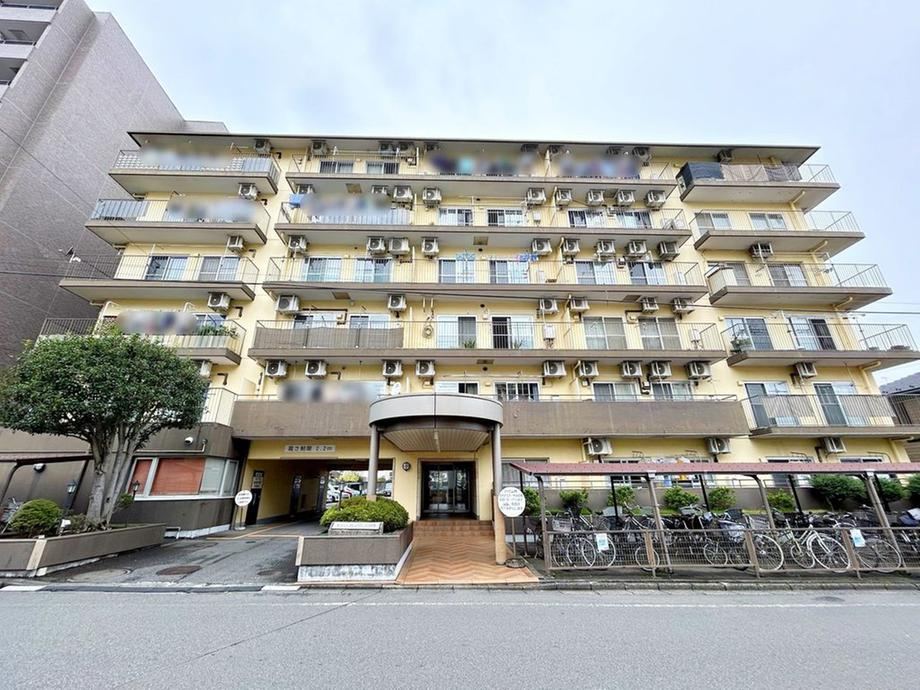 3LDK apartment in Hino, Tokyo - Photo 1