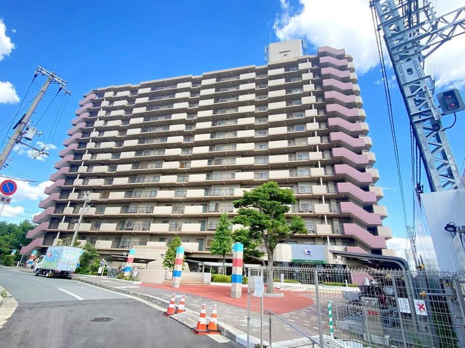 3LDK apartment in Nishiyodogawa Ward, Osaka - Photo 1