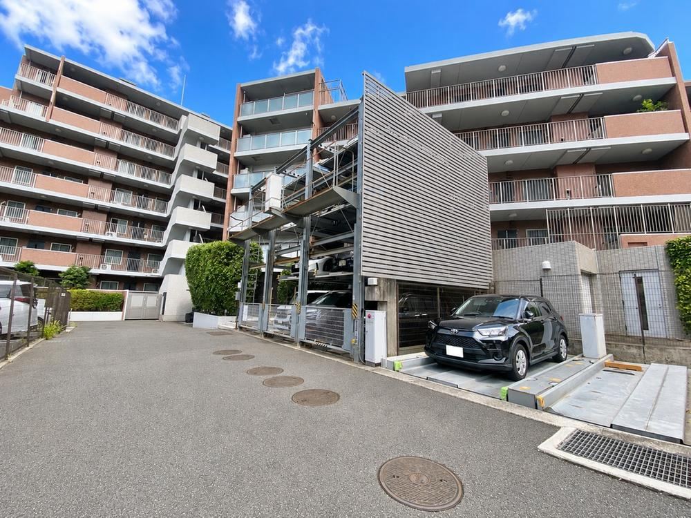 3LDK apartment in Isogo Ward, Yokohama, Kanagawa - Photo 1