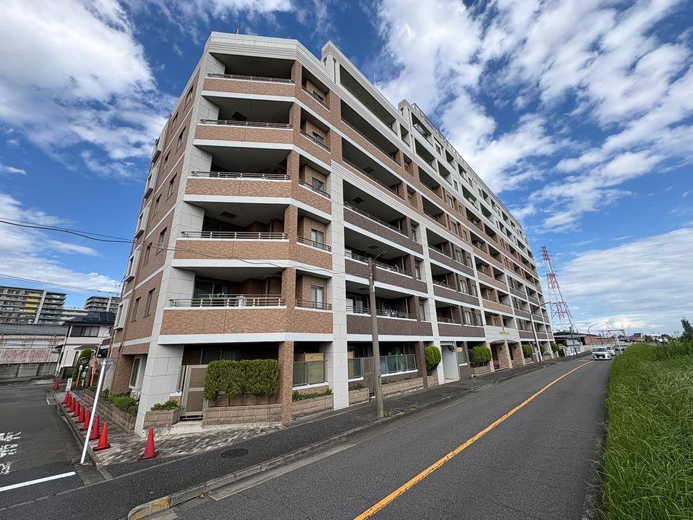 3LDK apartment in Fuchu, Tokyo - Photo 1