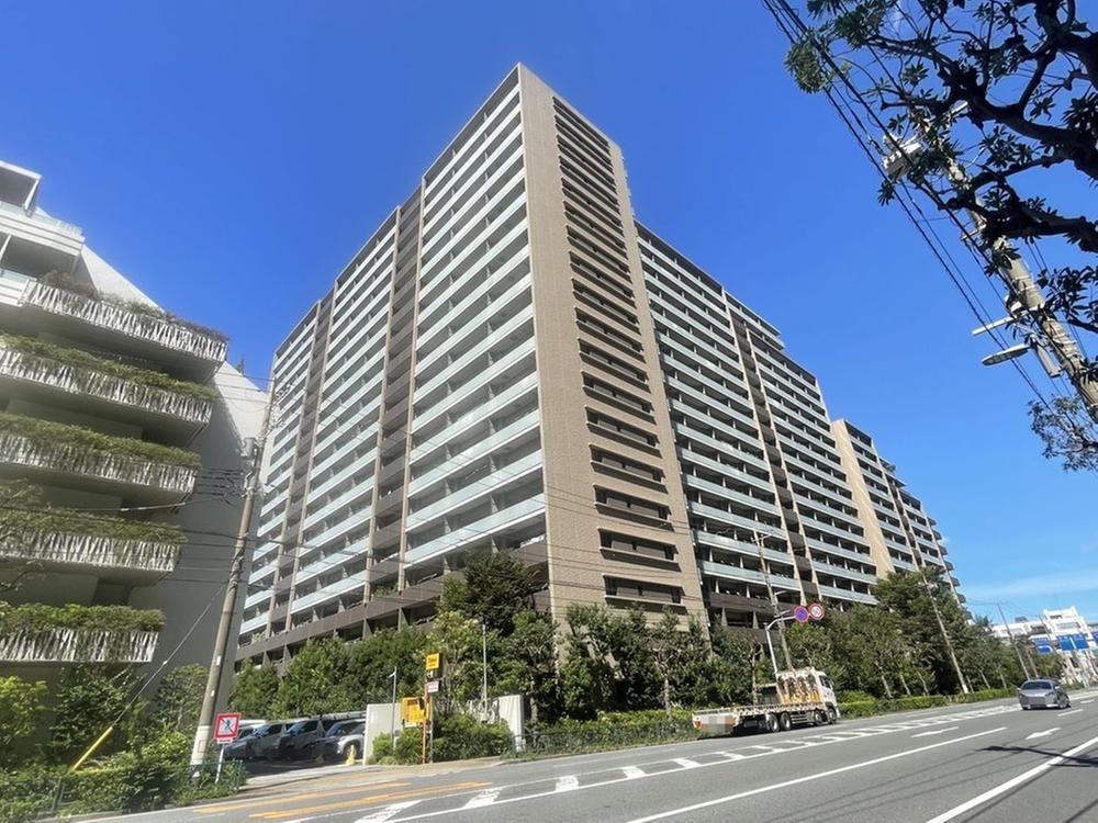 3LDK apartment in Shinagawa Ward, Tokyo - Photo 1