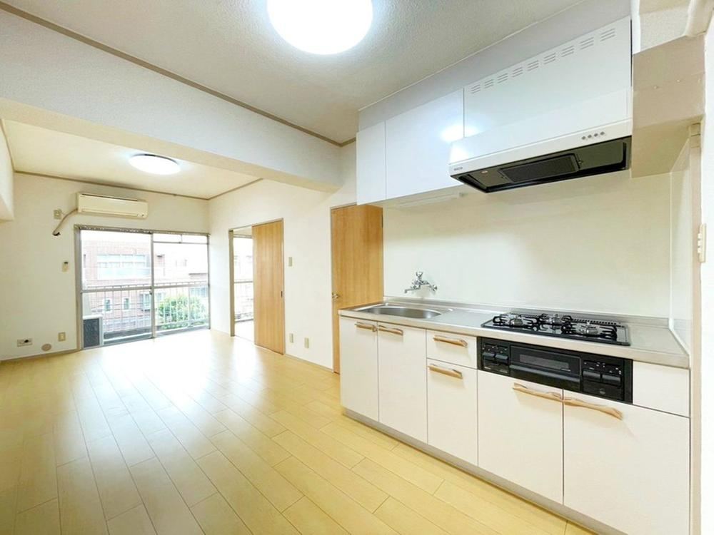 2LDK apartment in Ichikawa, Chiba - Photo 1
