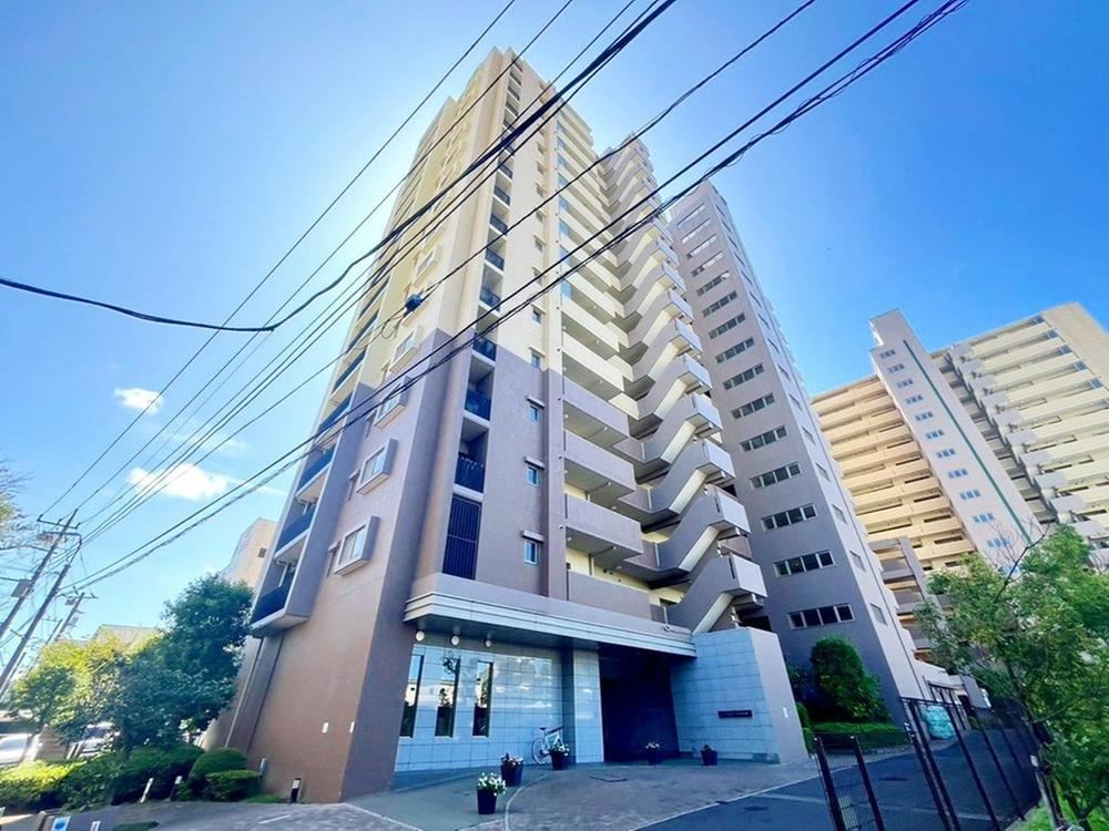 2LDK+S apartment in Matsudo, Chiba - Photo 1