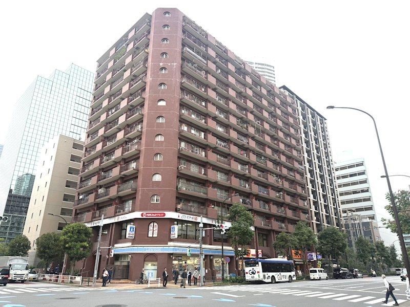 1LDK apartment in Minato Ward, Tokyo - Photo 1