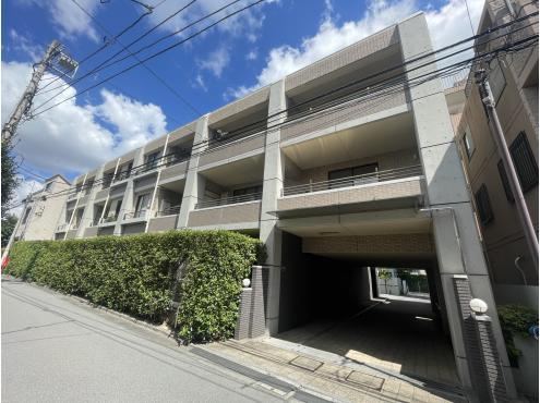 4LDK apartment in Nakano Ward, Tokyo - Photo 1