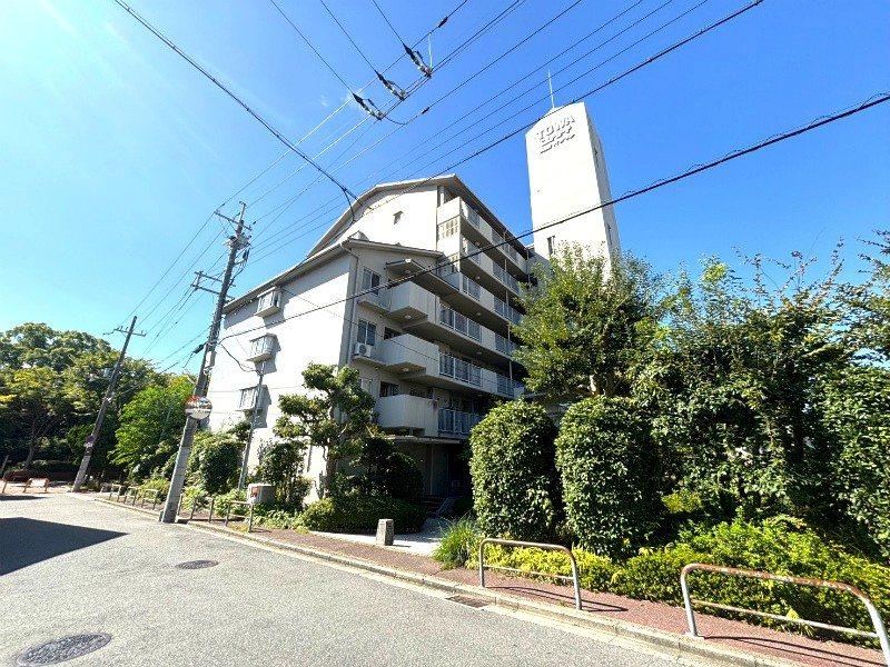 4LDK apartment in Takatsuki, Osaka - Photo 1