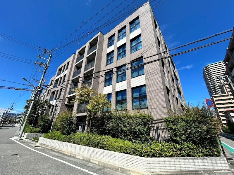3LDK apartment in Nishinomiya, Hyogo - Photo 1