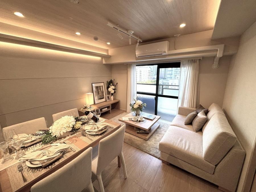 2LDK apartment in Minato Ward, Tokyo - Photo 1