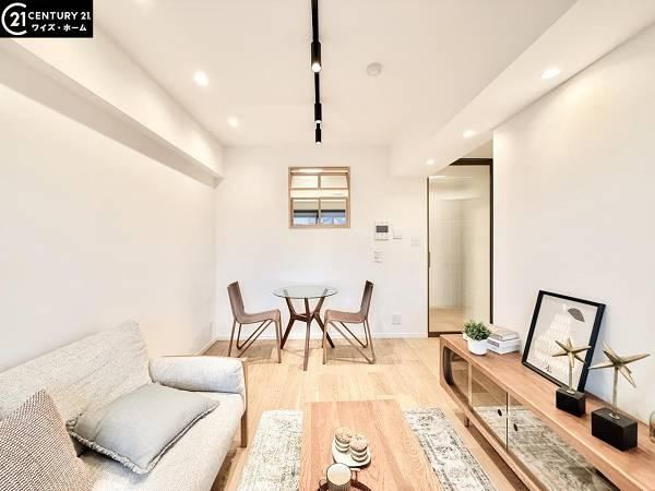 2LDK apartment in Meguro Ward, Tokyo - Photo 1