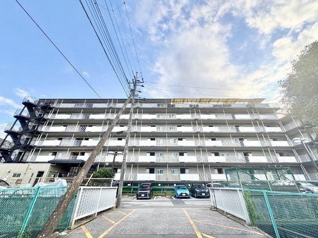 2LDK apartment in Funabashi, Chiba - Photo 1