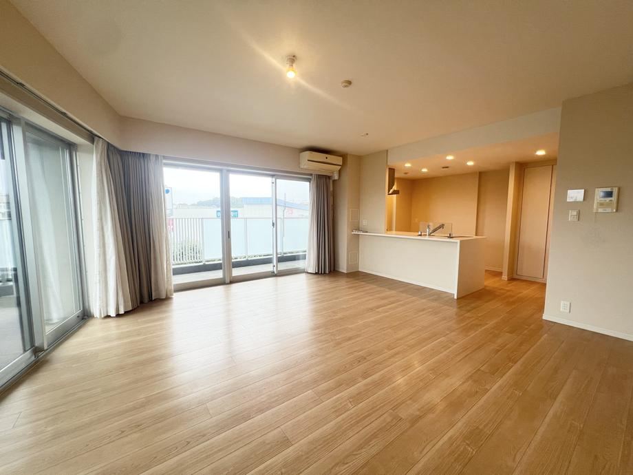 4LDK+S apartment in Asao Ward, Kawasaki, Kanagawa - Photo 1
