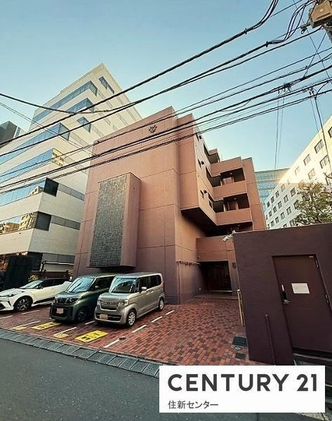 2LDK apartment in Shibuya Ward, Tokyo - Photo 1