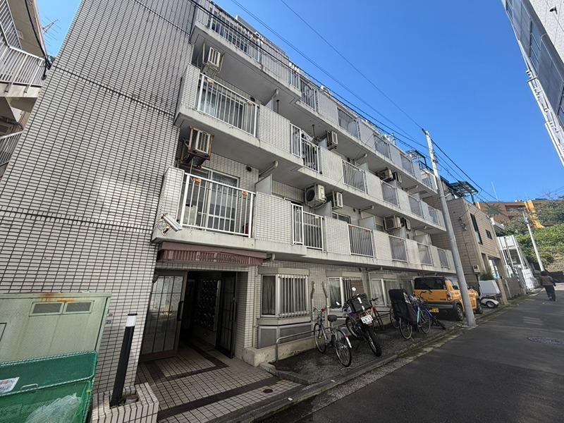 studio apartment in Naka Ward, Yokohama, Kanagawa - Photo 1