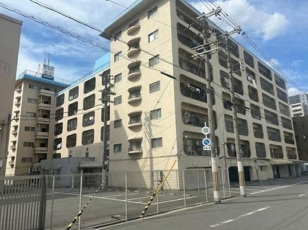 2LDK apartment in Sumiyoshi Ward, Osaka - Photo 1