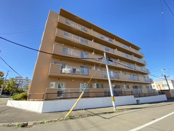 3LDK apartment in Nishi Ward, Sapporo, Hokkaido - Photo 1