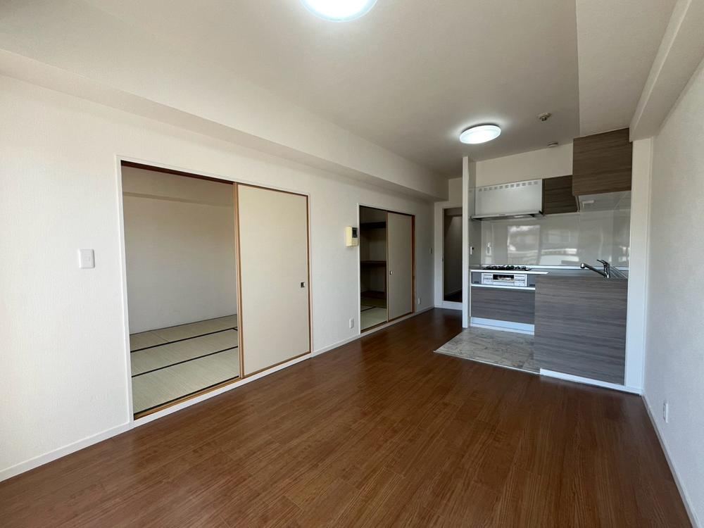 3LDK apartment in Nishi Ward, Nagoya, Aichi - Photo 1