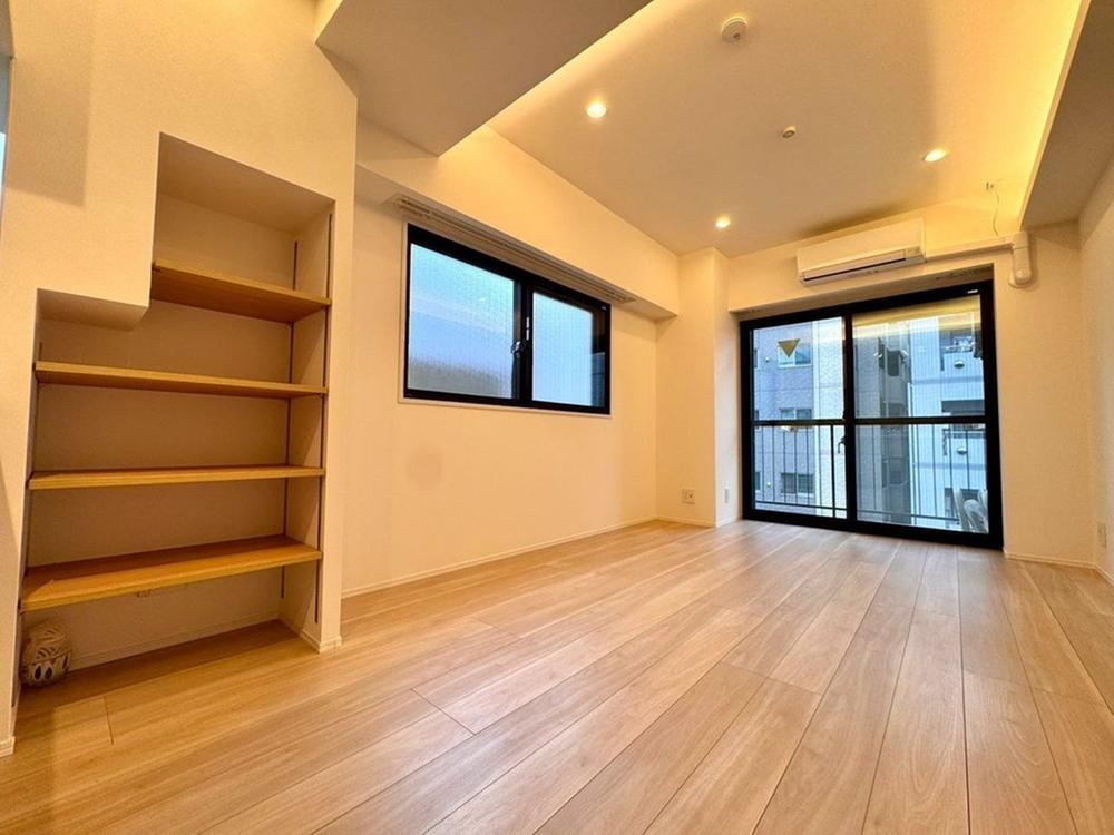 2LDK+S apartment in Taito Ward, Tokyo - Photo 1