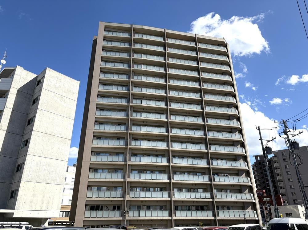 3LDK apartment in Nishi Ward, Sapporo, Hokkaido - Photo 1
