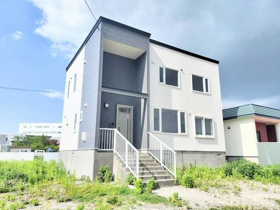 5LDK house in Shiroishi Ward, Sapporo, Hokkaido - Photo 1