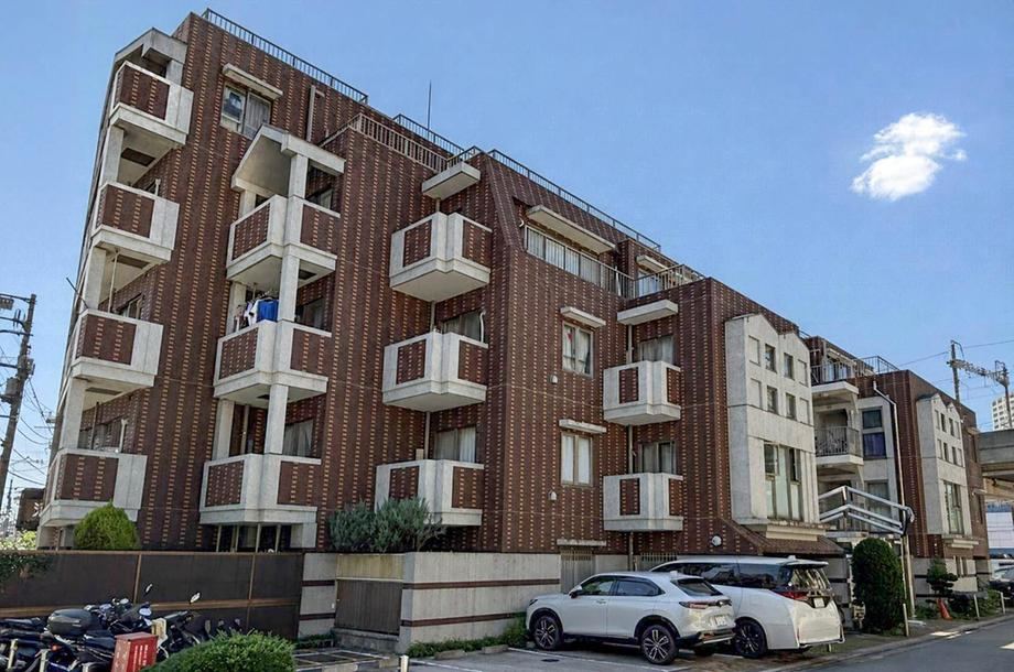 2LDK apartment in Shinagawa Ward, Tokyo - Photo 1