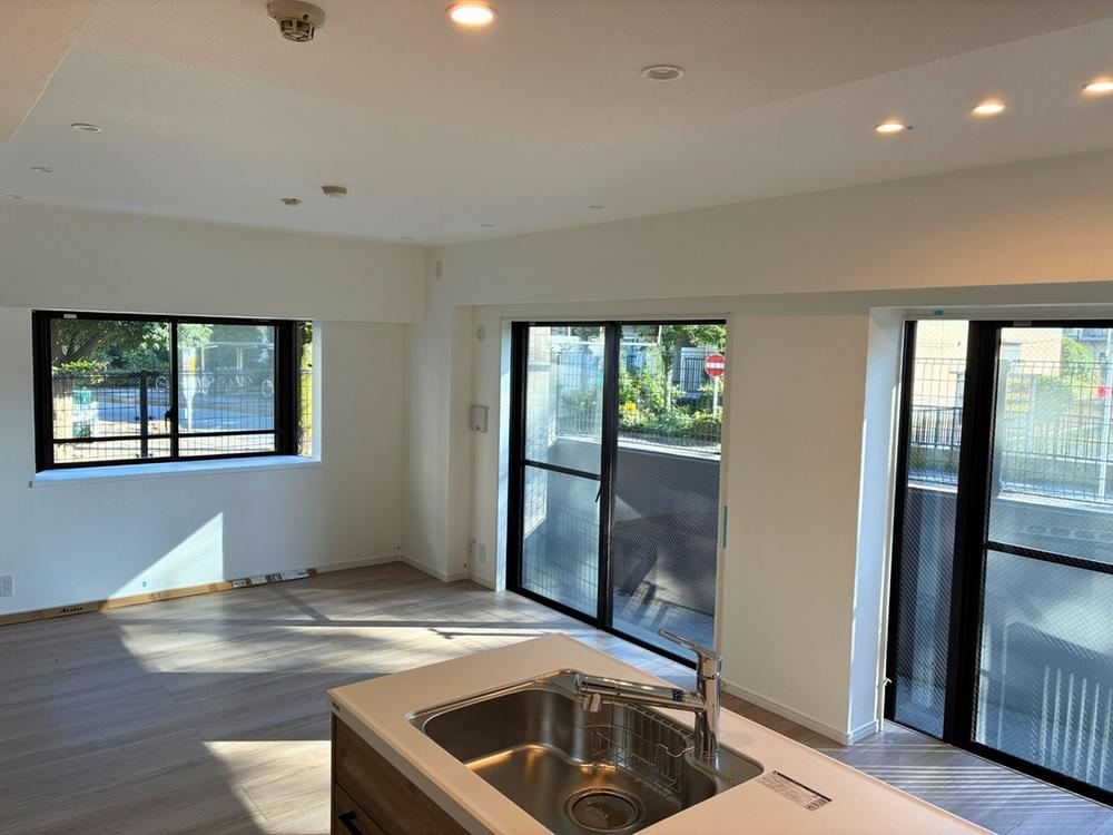 3LDK apartment in Fuchu, Tokyo - Photo 1