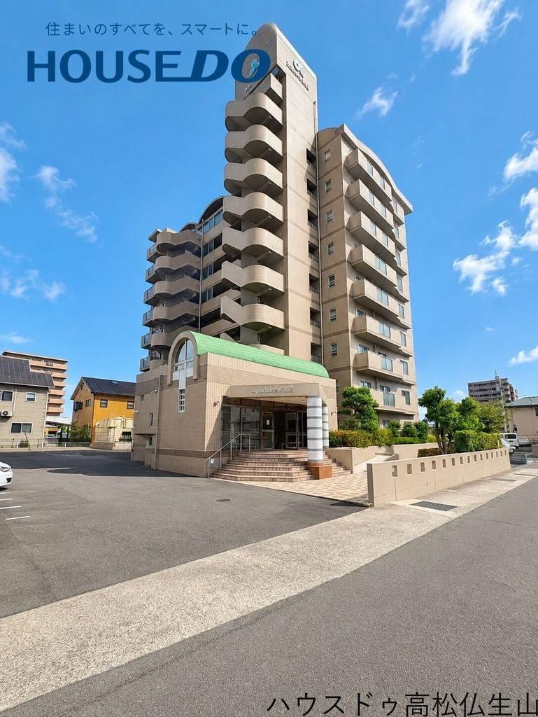 3LDK apartment in Takamatsu, Kagawa - Photo 1