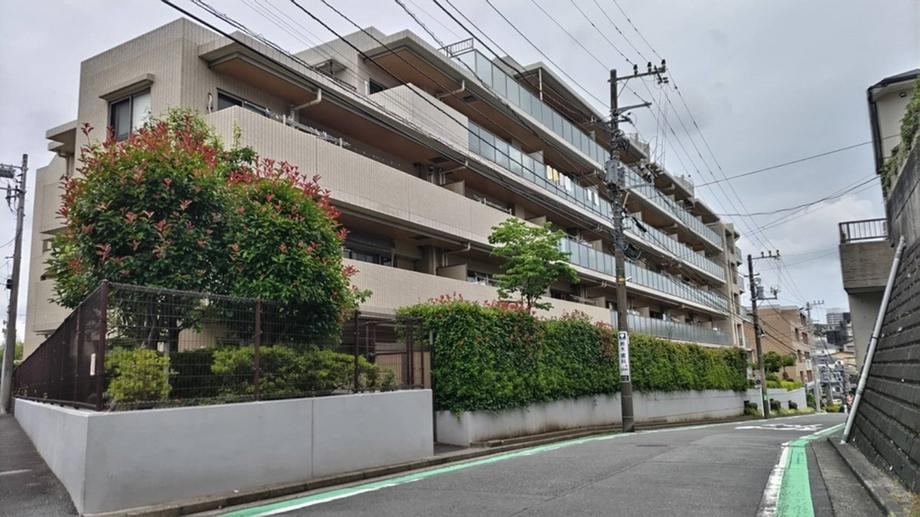 4LDK apartment in Konan Ward, Yokohama, Kanagawa - Photo 1