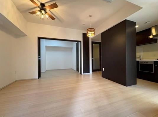 2LDK apartment in Shinjuku Ward, Tokyo - Photo 1