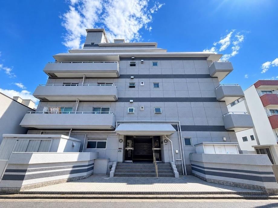 2LDK apartment in Sumida Ward, Tokyo - Photo 1