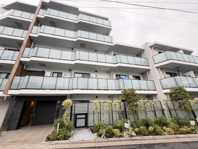 2DK apartment in Sumida Ward, Tokyo - Photo 1