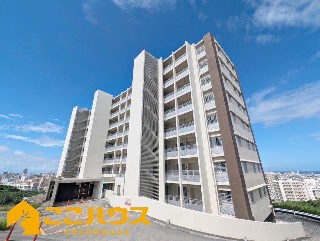 2LDK apartment in Urasoe, Okinawa - Photo 1