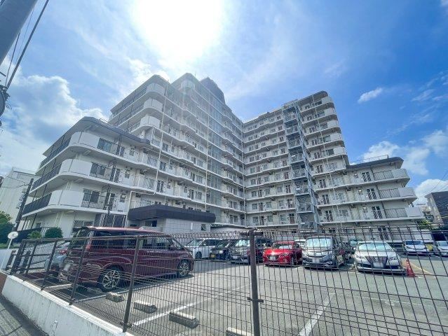3LDK apartment in Fuchu, Tokyo - Photo 1