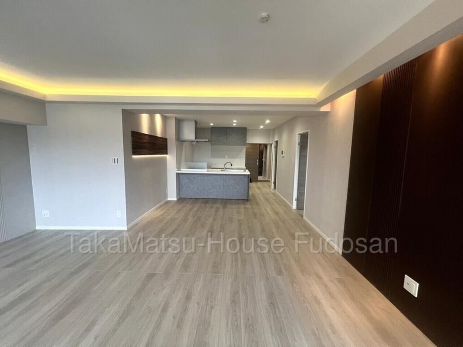 3LDK apartment in Shibuya Ward, Tokyo - Photo 1