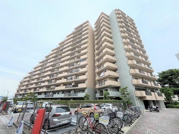 3LDK apartment in Soka, Saitama - Photo 1