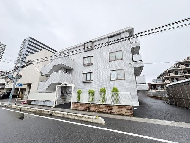 3LDK apartment in Soka, Saitama - Photo 1