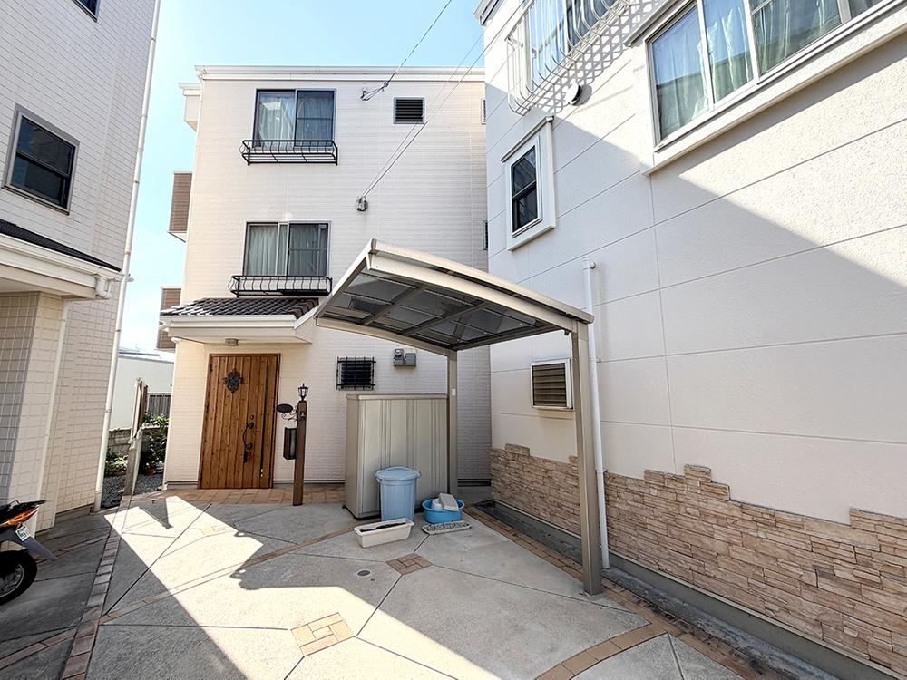 4LDK house in Suita, Osaka - Photo 1