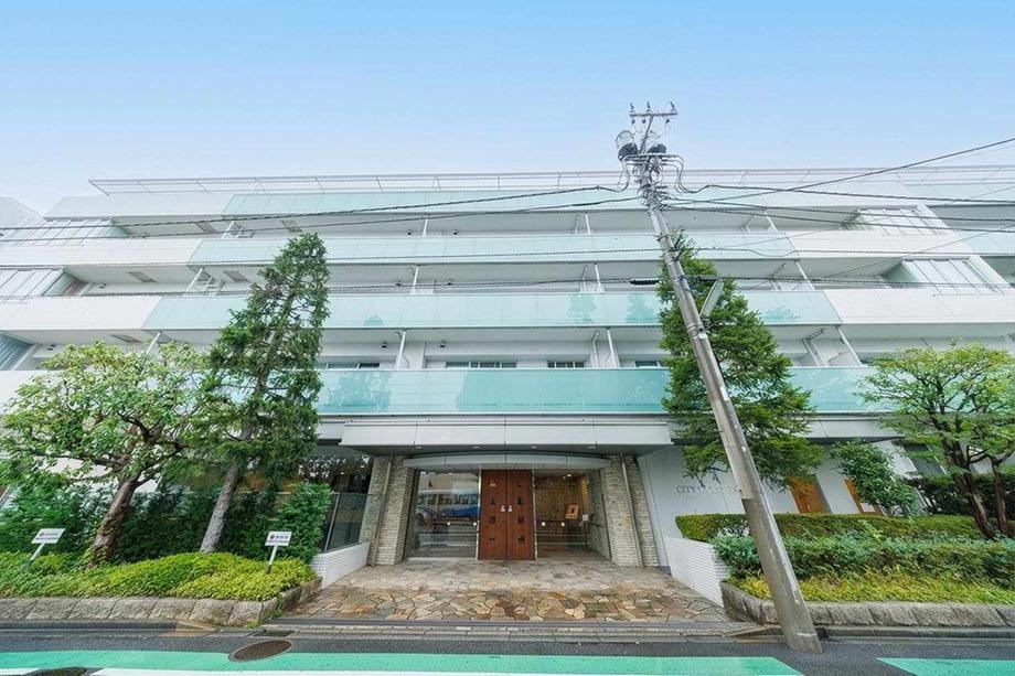 3LDK apartment in Setagaya Ward, Tokyo - Photo 1