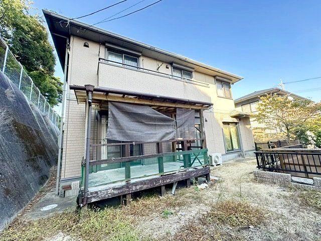 5LDK house in Shimonoseki, Yamaguchi - Photo 1