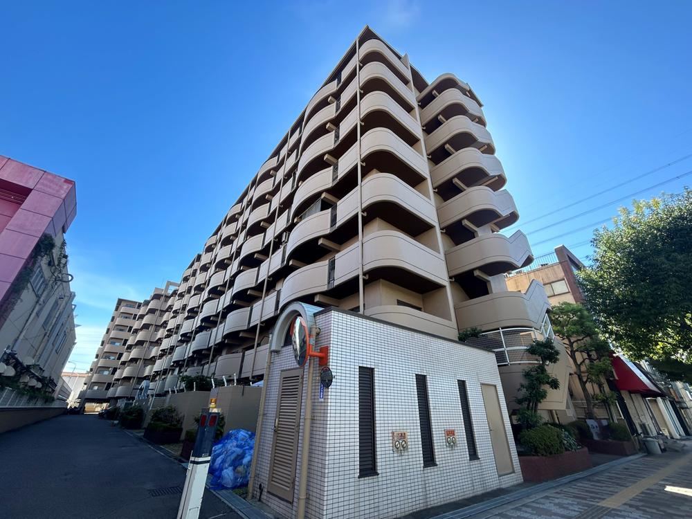 3LDK apartment in Suminoe Ward, Osaka - Photo 1