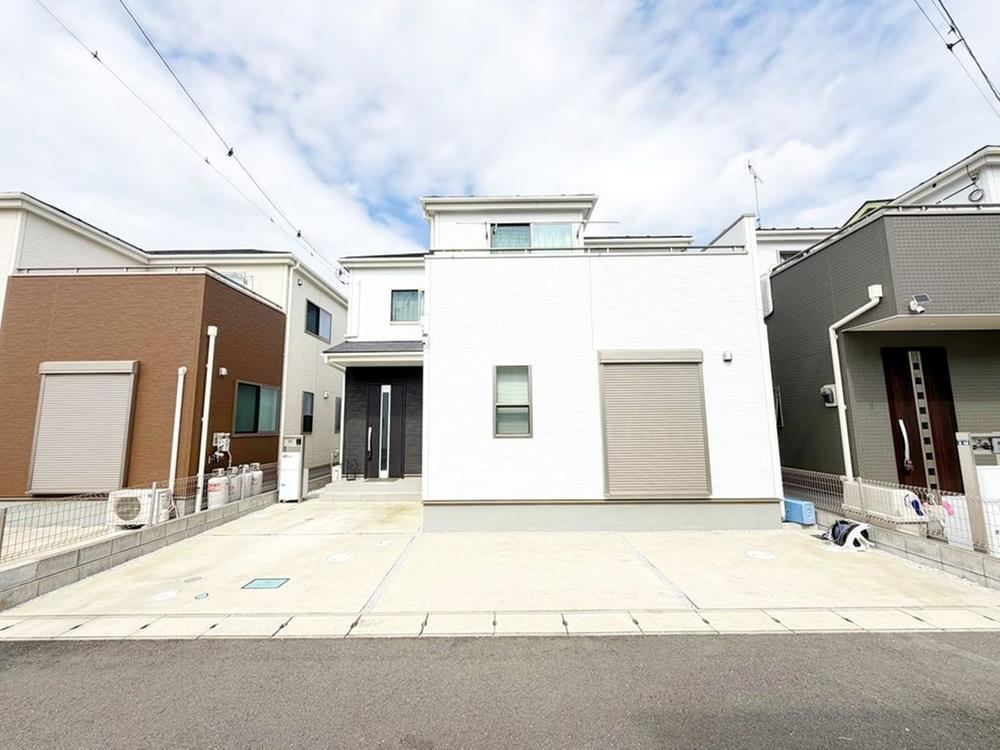 44LDK house in Ayase, Kanagawa - Photo 1
