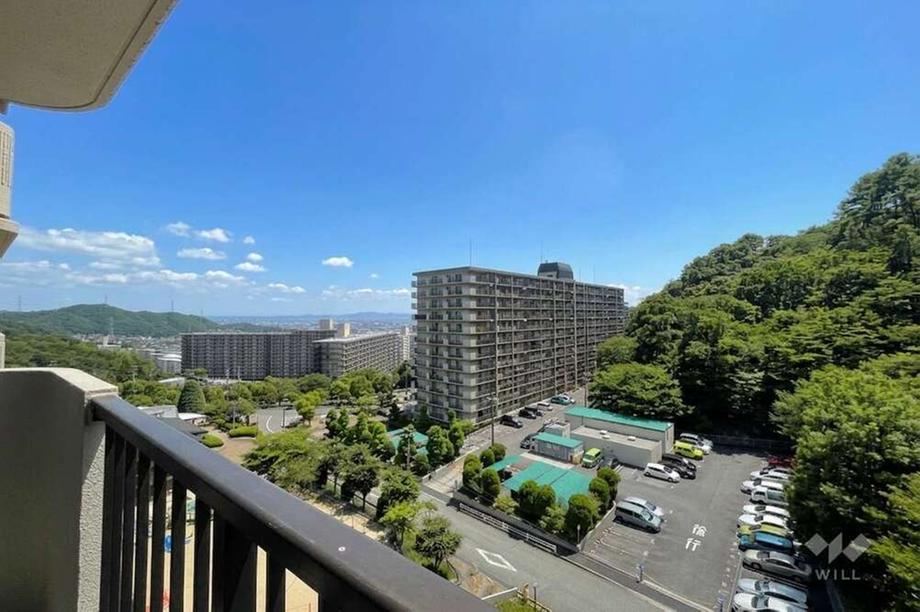 2LDK apartment in Takarazuka, Hyogo - Photo 1