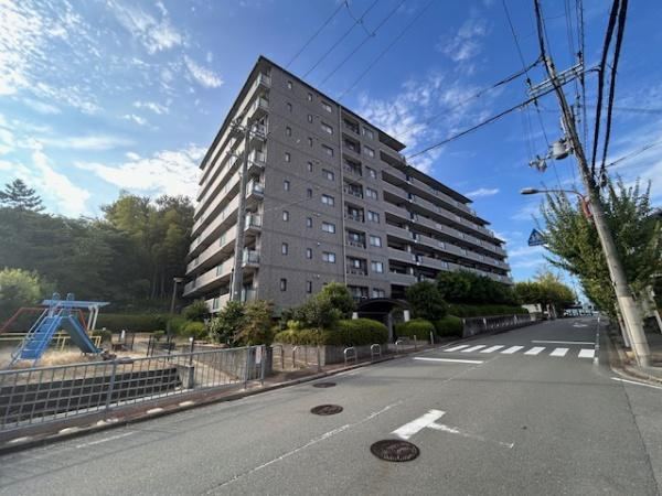 3LDK apartment in Hirakata, Osaka - Photo 1
