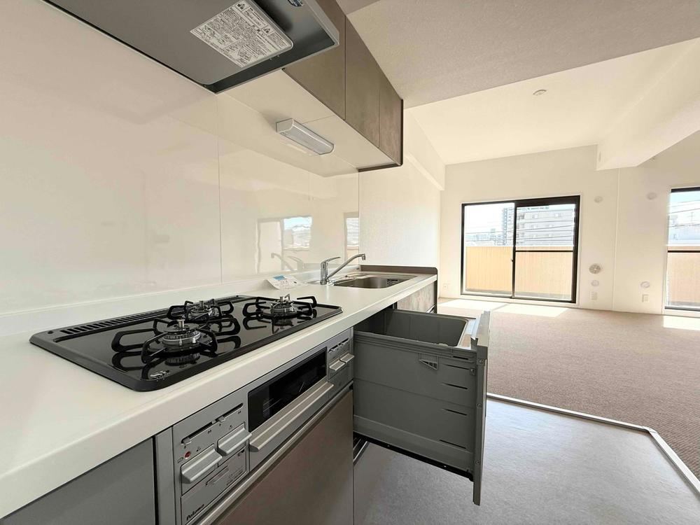 2LDK apartment in Naka Ward, Hiroshima - Photo 1