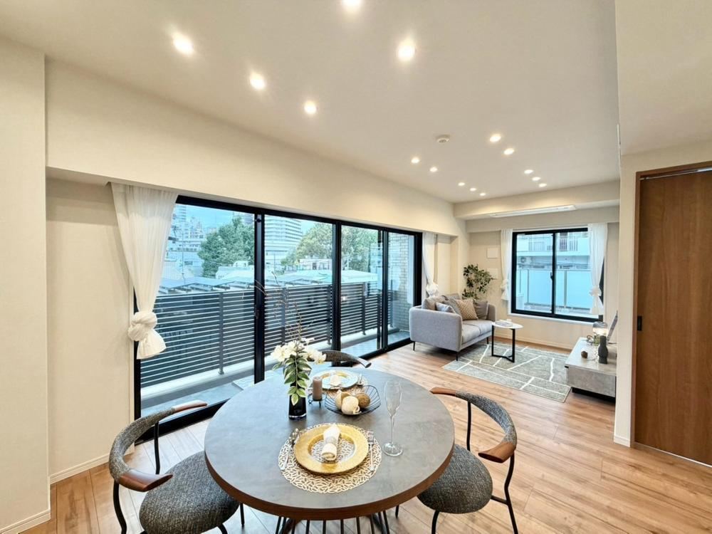 2LDK apartment in Shibuya Ward, Tokyo - Photo 1