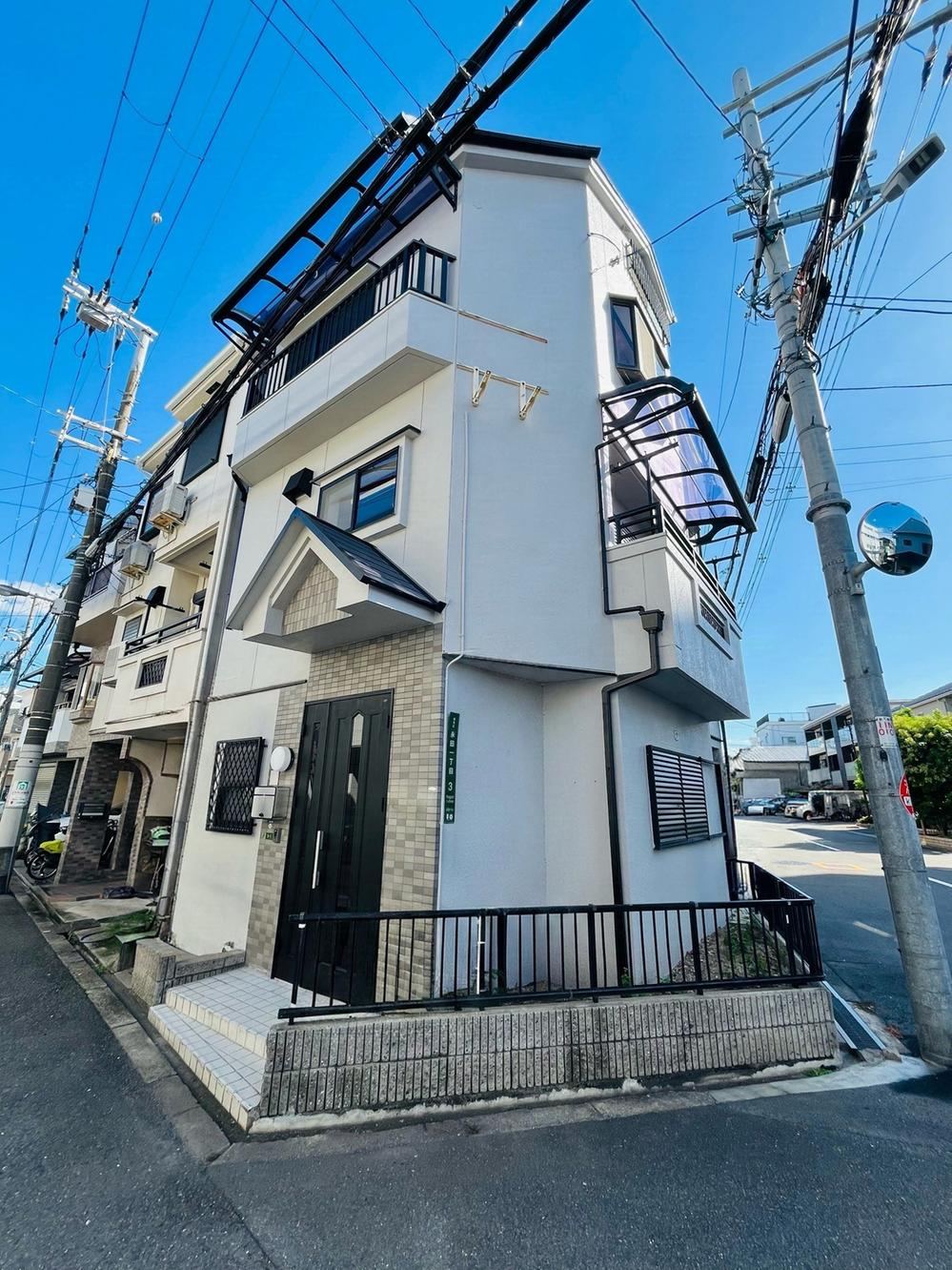 4LDK house in Joto Ward, Osaka - Photo 1