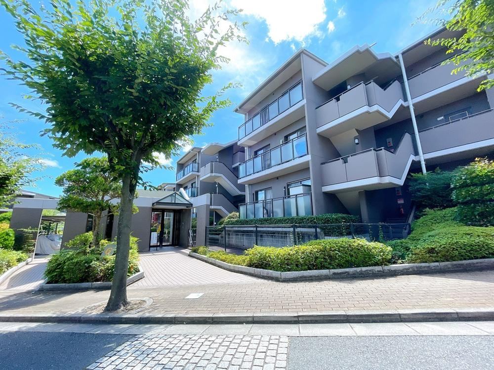 3LDK apartment in Ikoma, Nara - Photo 1