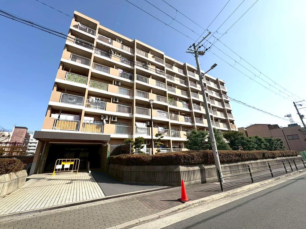2LDK+S apartment in Joto Ward, Osaka - Photo 1