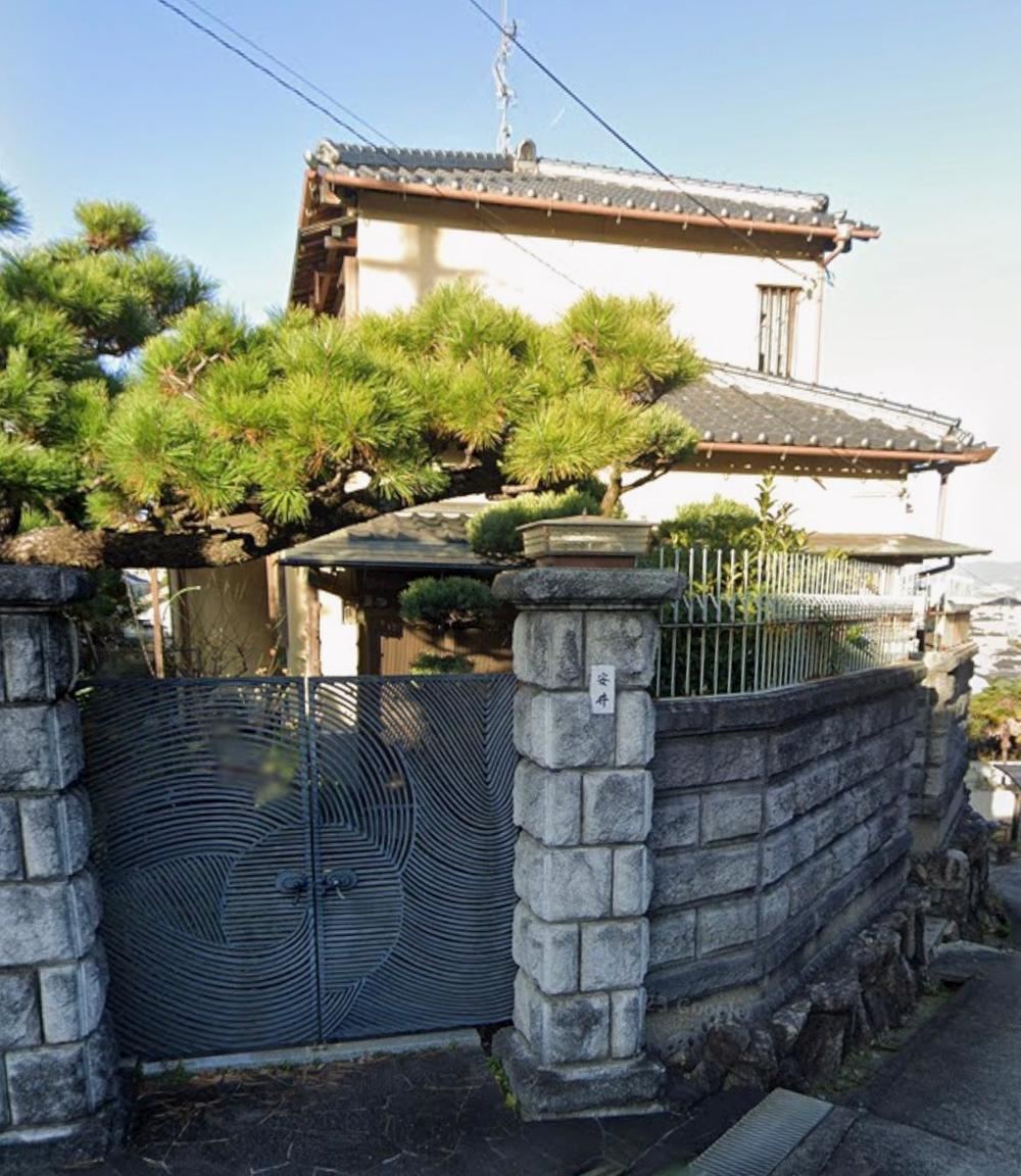 3DK house in Hirakata, Osaka - Photo 1