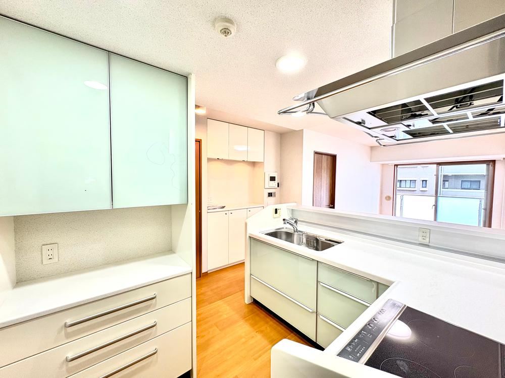 1LDK+S apartment in Fuchu, Tokyo - Photo 1